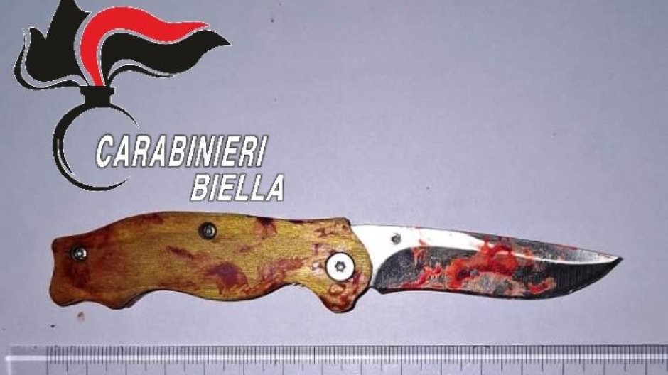 Aggredisce il rivale con un coltello: arrestato